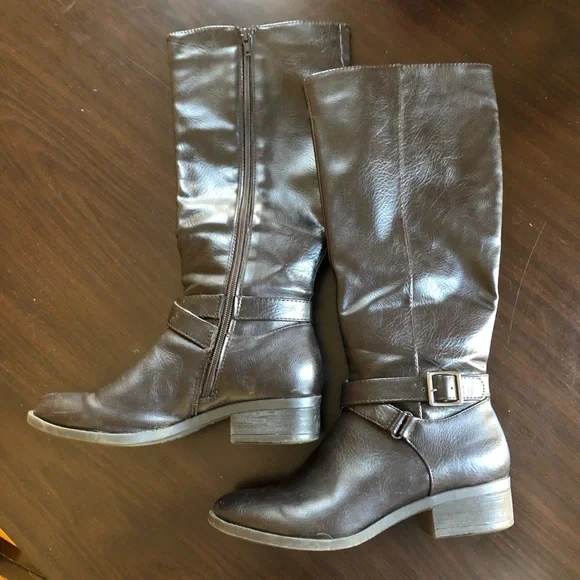 Kohl’s Brown knee-high faux leather boots - Picture 3 of 16